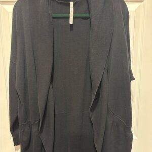 Leo & Nicole Women's Black Cardigan